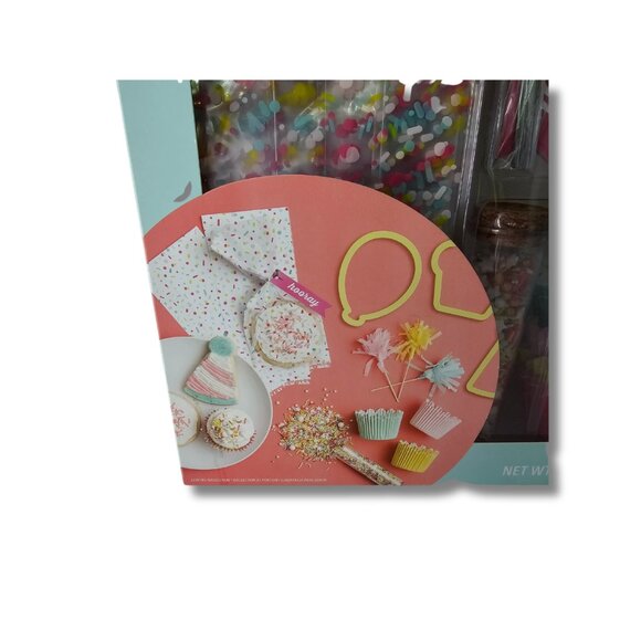 Cupcake Decorating Kit - 75 pieces - Picture 6 of 6